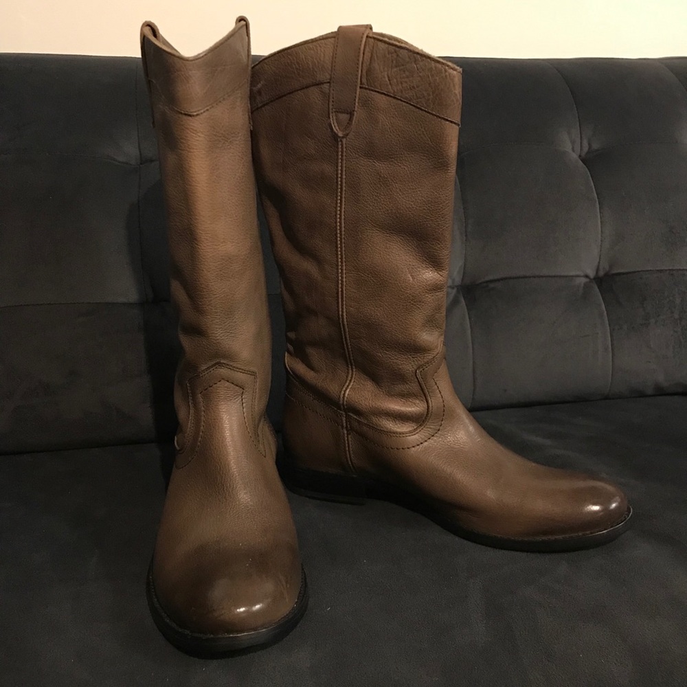 *HP* NWOB Frye Melissa Boots, size 8